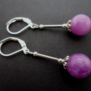 A pair of pretty lilac jade bead leverback hook earrings. new.