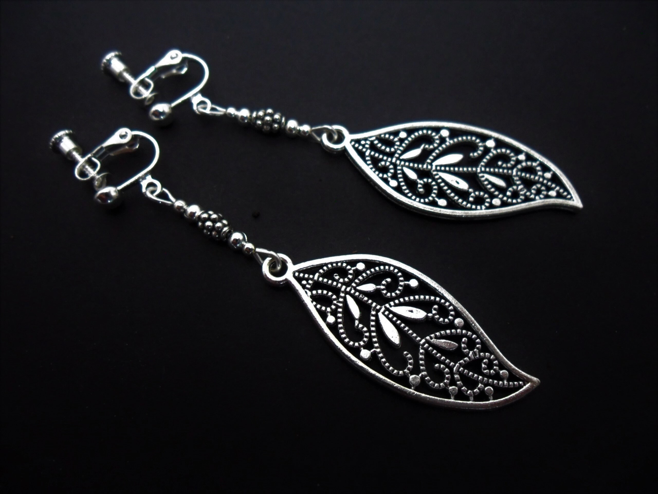 File:Perù, Chimù, Coppia Di Frontali Di Orecchino, XII-XV Sec, Oro Sbalzato.JPG - Foto 4