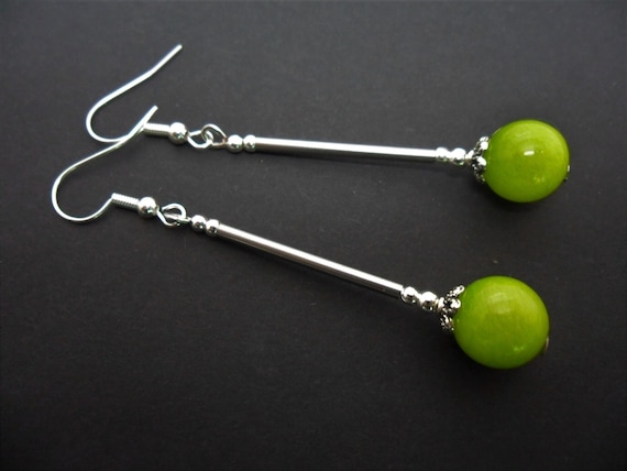 Pear-Shaped Peridot And White Lab-Created Sapphire Frame Drop Earrings In Sterling Silver With 18K Gold Plate - Foto 7