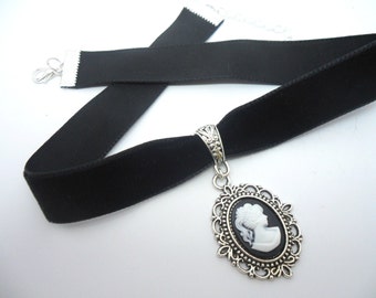 Eine Damen / Mädchen schwarzer Samt 16mm (one inch) Choker Kamee Charm Halskette.