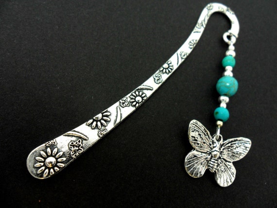 A TIBETAN SILVER BUTTERFLY /& TURQUOISE BEAD NECKLACE /& LEVERBACK EARRING SET.