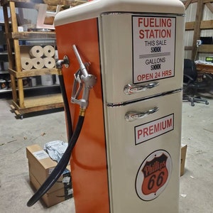 Gas pump refrigerator