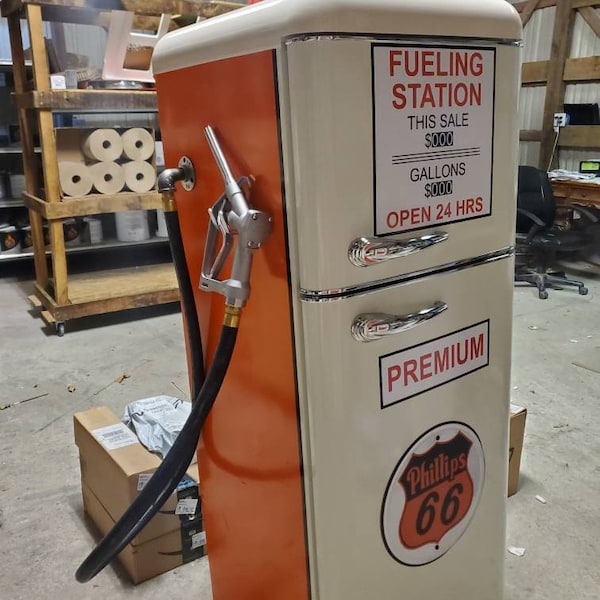 Gas pump refrigerator