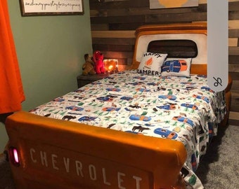 Twin or full bed kids room decor