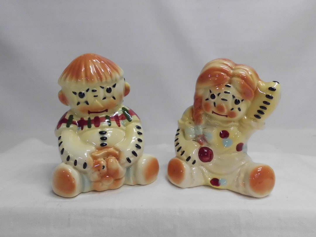 1940's Raggedy Ann & Andy Ceramic Salt and Pepper Shakers Plaid Polka
