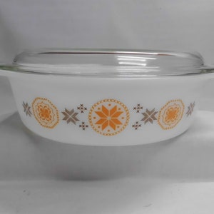 Pyrex Town & Country Oval Casserole 045 with Lid 2.5 Quart Vintage 1960's Brown and Orange Embroidered Star Country Farmhouse