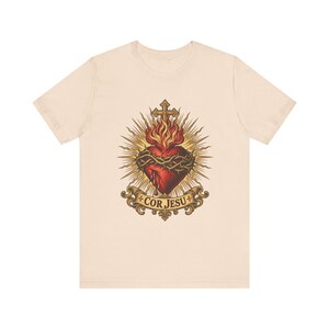 T-Shirt mit Herz-Jesu-Motiv | Katholisches T-Shirt | Geschenkidee für Männer am ersten Freitag im Monat | Goldene Sonnenstrahlen, Herz Jesu Bild 4