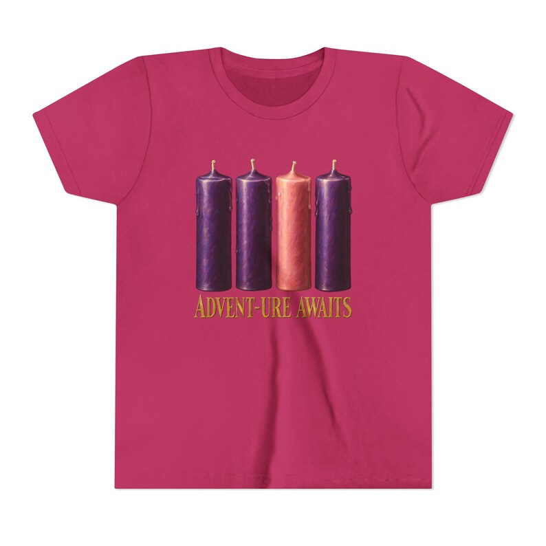 T-shirt « L'aventure vous attend » pour enfants, T-shirt catholique de l'Avent pour jeunes, Bougies de l'Avent, Cadeau de compte à rebours de Noël pour enfants image 20