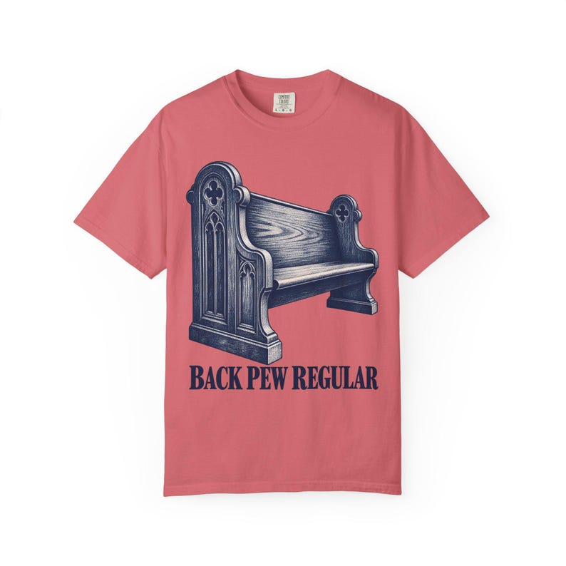 T-Shirt mit Kirchenbankmotiv in Standardfarben | Lustiges katholisches T-Shirt | Geschenk für katholische Väter | Vintage-Kirchenbankgravur Bild 8