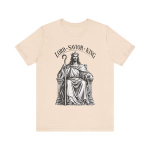 Camiseta con grabado en madera de Cristo Rey, regalo para hombres católicos, camiseta para patrocinadores del RICA. imagen 5