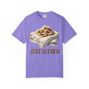 Maglietta "Just Altar'd Comfort Colors" / Maglietta divertente per matrimonio cattolico / Regalo per novelli sposi / Fedi nuziali dorate su lino immagine 4