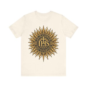Ad Maiorem Dei Gloriam skjorta, AMDG IHS Sunburst Tee, latinsk katolsk gåva, jesuitexamen eller konfirmationspresent, Ignatians motto bild 2