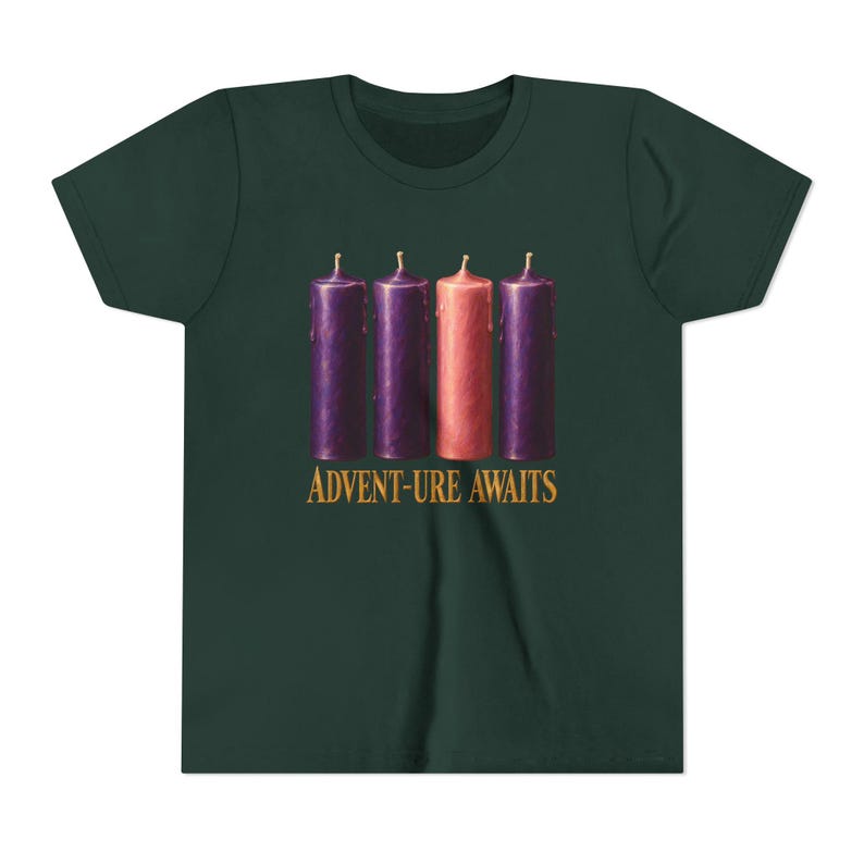 T-shirt « L'aventure vous attend » pour enfants, T-shirt catholique de l'Avent pour jeunes, Bougies de l'Avent, Cadeau de compte à rebours de Noël pour enfants image 10