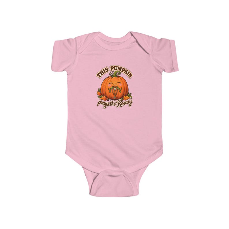 Body infantil "Bebê Abóbora Reza o Rosário", peça única para o Halloween, presente fofo para bebês no outono, primeiro Halloween, arte da colheita imagem 4