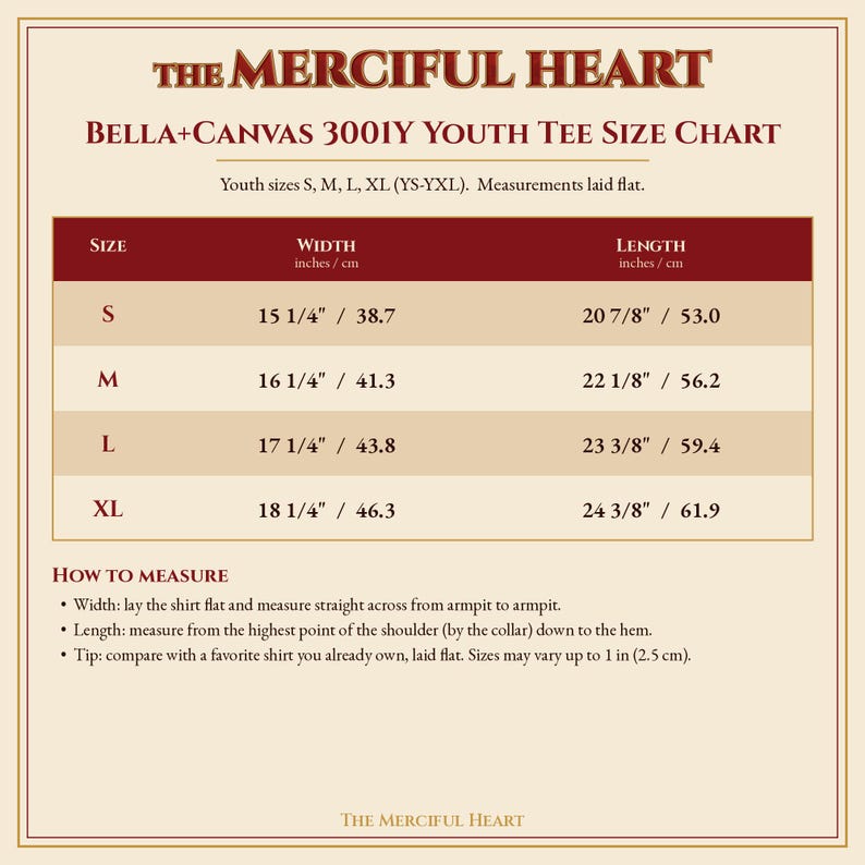Może przedstawiać: Tabela rozmiar&oacute;w koszulki młodzieżowej Bella+Canvas 3001Y marki The Merciful Heart. Tabela zawiera rozmiary S, M, L i XL wraz z odpowiednimi wymiarami szerokości i długości w calach i centymetrach oraz instrukcje dotyczące mierzenia.