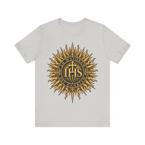 Ad Maiorem Dei Gloriam skjorta, AMDG IHS Sunburst Tee, latinsk katolsk gåva, jesuitexamen eller konfirmationspresent, Ignatians motto bild 6