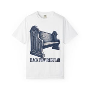 T-Shirt mit Kirchenbankmotiv in Standardfarben | Lustiges katholisches T-Shirt | Geschenk für katholische Väter | Vintage-Kirchenbankgravur Bild 1