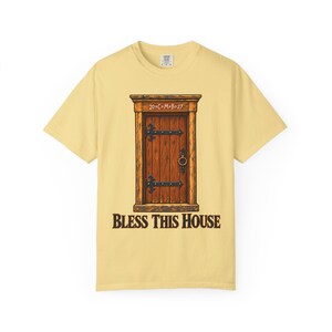 Maglietta "Bless This House Comfort Colors" / Maglietta cattolica per l'Epifania / Regalo per l'inaugurazione della casa / Benedizione della porta con il gesso 20 cm M B 27 immagine 3