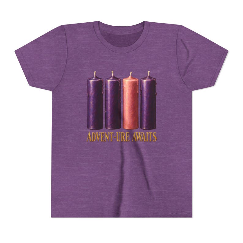 T-shirt « L'aventure vous attend » pour enfants, T-shirt catholique de l'Avent pour jeunes, Bougies de l'Avent, Cadeau de compte à rebours de Noël pour enfants image 18