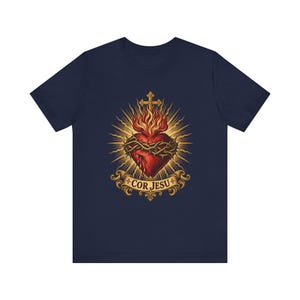T-Shirt mit Herz-Jesu-Motiv | Katholisches T-Shirt | Geschenkidee für Männer am ersten Freitag im Monat | Goldene Sonnenstrahlen, Herz Jesu Bild 6