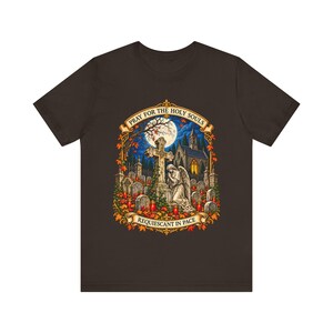 Camiseta "Pray for the Holy Souls", Camiseta católica "Requiescant in Pace" del Purgatorio, Regalo de recuerdo de noviembre, Arte de ángel de cementerio, Camiseta Bella Canvas imagen 8