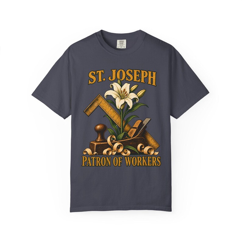 T-shirt met afbeelding van Sint Jozef, beschermheilige van de arbeiders | T-shirt in comfortabele kleuren | Katholiek T-shirt | Cadeau voor papa | Timmermansgereedschap en lelie afbeelding 10