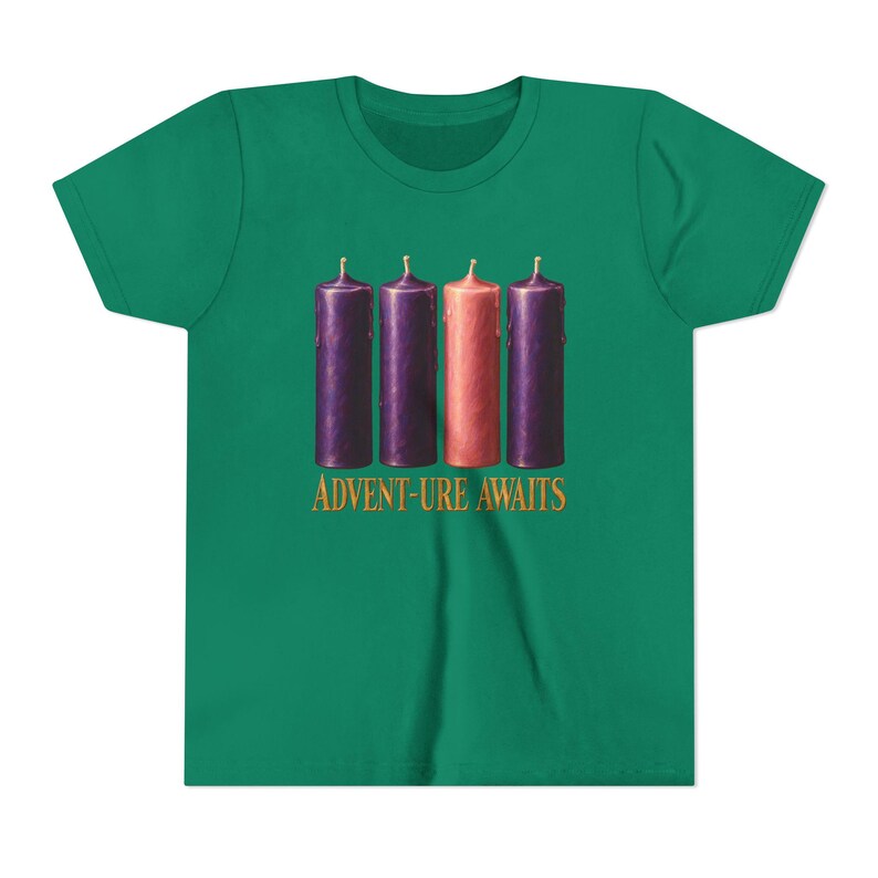 T-shirt « L'aventure vous attend » pour enfants, T-shirt catholique de l'Avent pour jeunes, Bougies de l'Avent, Cadeau de compte à rebours de Noël pour enfants image 9