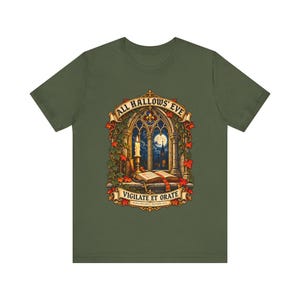 Maglietta di Ognissanti / Maglietta cattolica di Halloween / Regalo gotico / Vigilate et Orate, Finestra della chiesa illuminata dalla luna immagine 5
