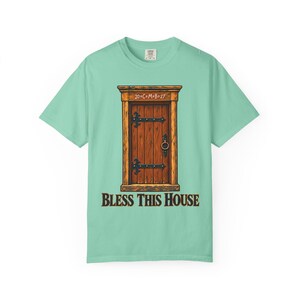 Maglietta "Bless This House Comfort Colors" / Maglietta cattolica per l'Epifania / Regalo per l'inaugurazione della casa / Benedizione della porta con il gesso 20 cm M B 27 immagine 5