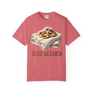 Maglietta "Just Altar'd Comfort Colors" / Maglietta divertente per matrimonio cattolico / Regalo per novelli sposi / Fedi nuziali dorate su lino immagine 6