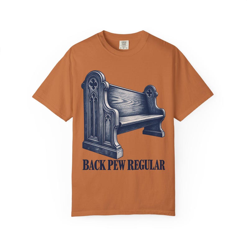 T-Shirt mit Kirchenbankmotiv in Standardfarben | Lustiges katholisches T-Shirt | Geschenk für katholische Väter | Vintage-Kirchenbankgravur Bild 3