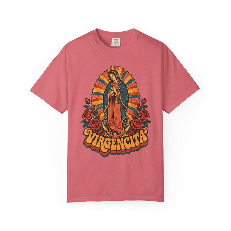 Maglietta retrò Virgencita, Vergine di Guadalupe Arcobaleno, La Guadalupana Stile Anni '70, Regalo Boho Latina Cattolico per la Mamma, Colori Comfort immagine 10