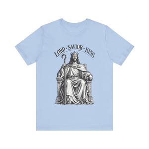 Camiseta con grabado en madera de Cristo Rey, regalo para hombres católicos, camiseta para patrocinadores del RICA. imagen 9