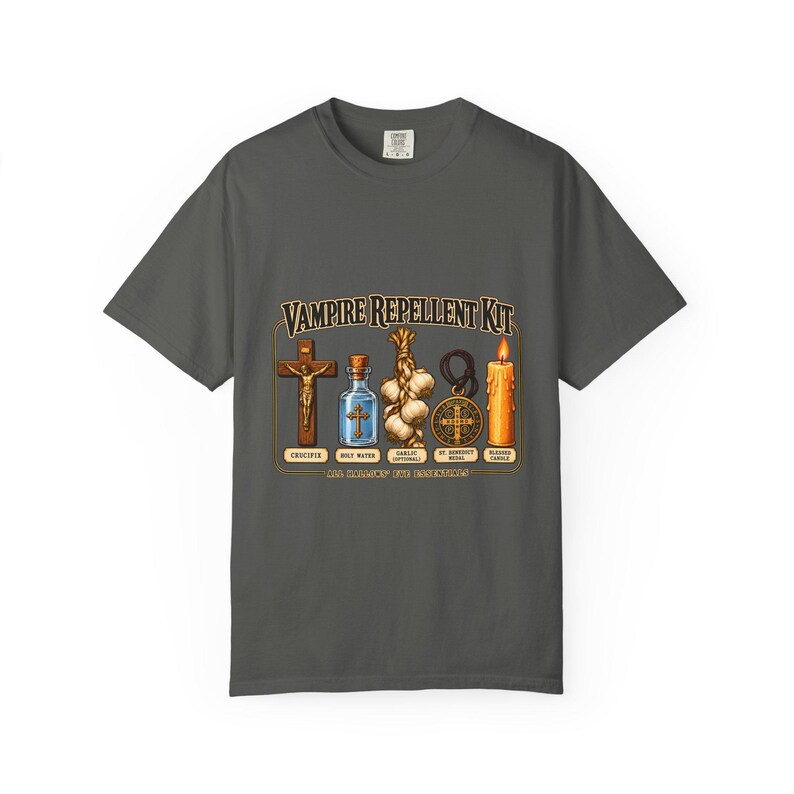 Divertida camiseta católica de Halloween, kit repelente de vampiros, medalla de San Benito con crucifijo y ajo. imagen 3