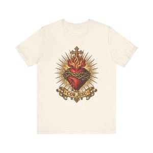 T-Shirt mit Herz-Jesu-Motiv | Katholisches T-Shirt | Geschenkidee für Männer am ersten Freitag im Monat | Goldene Sonnenstrahlen, Herz Jesu Bild 3