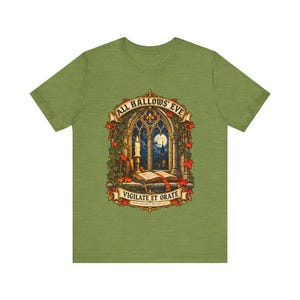 Maglietta di Ognissanti / Maglietta cattolica di Halloween / Regalo gotico / Vigilate et Orate, Finestra della chiesa illuminata dalla luna immagine 4