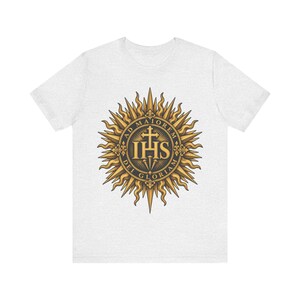 Ad Maiorem Dei Gloriam skjorta, AMDG IHS Sunburst Tee, latinsk katolsk gåva, jesuitexamen eller konfirmationspresent, Ignatians motto bild 4