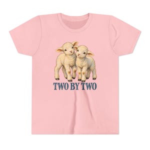 Kinder T-shirt 'Twee aan Twee', T-shirt voor jongeren met afbeelding van een tweelinglammetjes, Christelijk cadeau met de ark van Noach voor tweelingen of broers en zussen, Vintage lammetjeskunst afbeelding 7