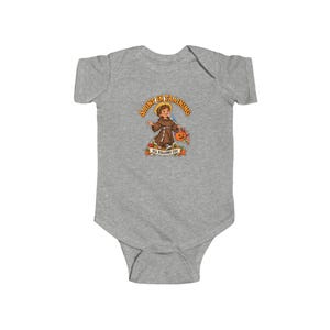 Baby-Body mit St.-Franziskus-Motiv, katholisches Geschenk zum ersten Halloween, Kürbis mit Blaumeisenmotiv Bild 2