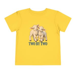 Kleinkind-T-Shirt „Zwei mal Zwei“, Shirt mit Zwillingslämmern, christliches Geschenk zur Arche Noah für Zwillinge oder Geschwister, Vintage-Lamm-Motiv Bild 6