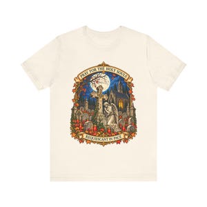 Camiseta "Pray for the Holy Souls", Camiseta católica "Requiescant in Pace" del Purgatorio, Regalo de recuerdo de noviembre, Arte de ángel de cementerio, Camiseta Bella Canvas imagen 2