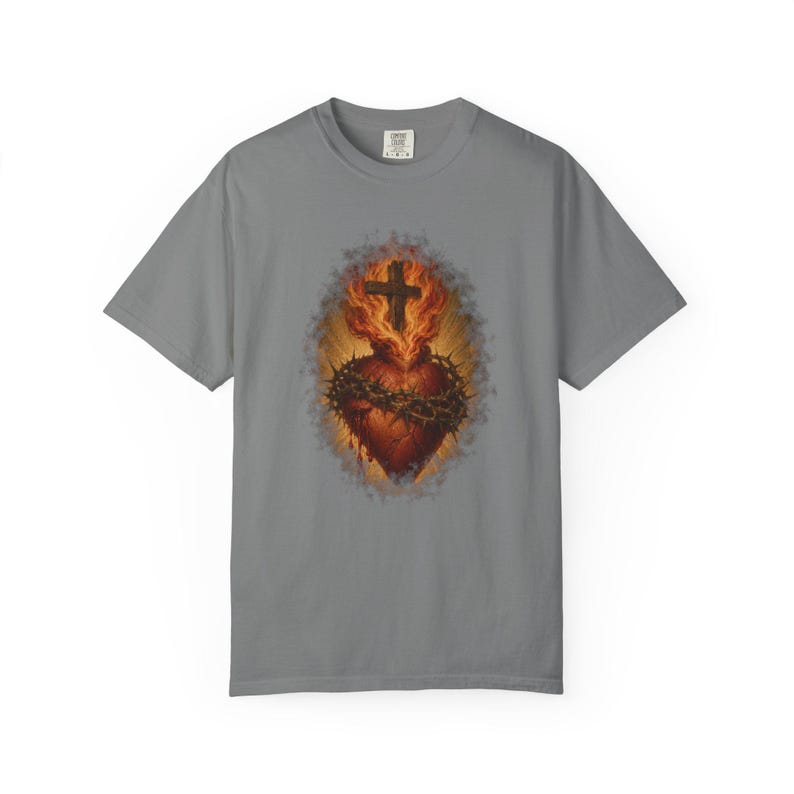 Leuchtendes T-Shirt mit Herz-Jesu-Motiv, Holzkreuz und goldenen Strahlen, Vintage-Geschenk für Väter, Dornenkrone, Erster Freitag im Monat, Wohlfühlfarben Bild 5