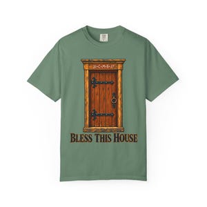 Maglietta "Bless This House Comfort Colors" / Maglietta cattolica per l'Epifania / Regalo per l'inaugurazione della casa / Benedizione della porta con il gesso 20 cm M B 27 immagine 7