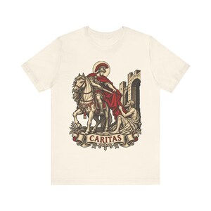 Camiseta de San Martín de Tours, capa de Caritas y arte del mendigo, regalo católico de la Misericordia para hombres, fiesta de San Martín el 11 de noviembre, ropa cristiana imagen 2