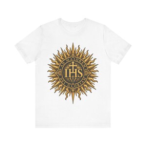 Ad Maiorem Dei Gloriam skjorta, AMDG IHS Sunburst Tee, latinsk katolsk gåva, jesuitexamen eller konfirmationspresent, Ignatians motto bild 3