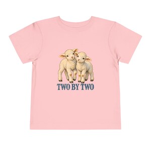 Kleinkind-T-Shirt „Zwei mal Zwei“, Shirt mit Zwillingslämmern, christliches Geschenk zur Arche Noah für Zwillinge oder Geschwister, Vintage-Lamm-Motiv Bild 9