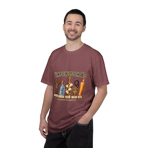 Divertida camiseta católica de Halloween, kit repelente de vampiros, medalla de San Benito con crucifijo y ajo. imagen 1
