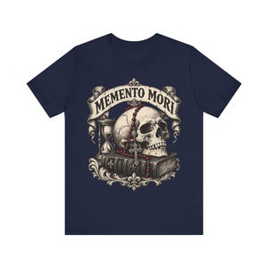 Camiseta Memento Mori / Camiseta católica / Regalo de Todos los Santos para hombres / Calavera, rosario y reloj de arena imagen 5