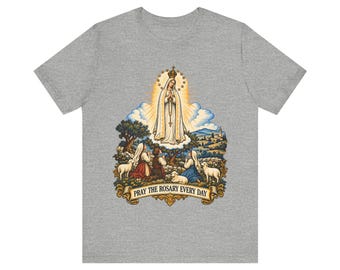 Camiseta de Nuestra Señora de Fátima / Camiseta católica / Regalo de rosario para mamá / Tres pastorcitos rezando el rosario