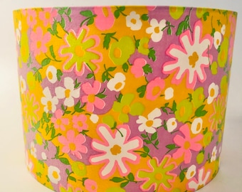 Retro Floral Drum Lampshade – 70s Flower Power Table Lighting Decor